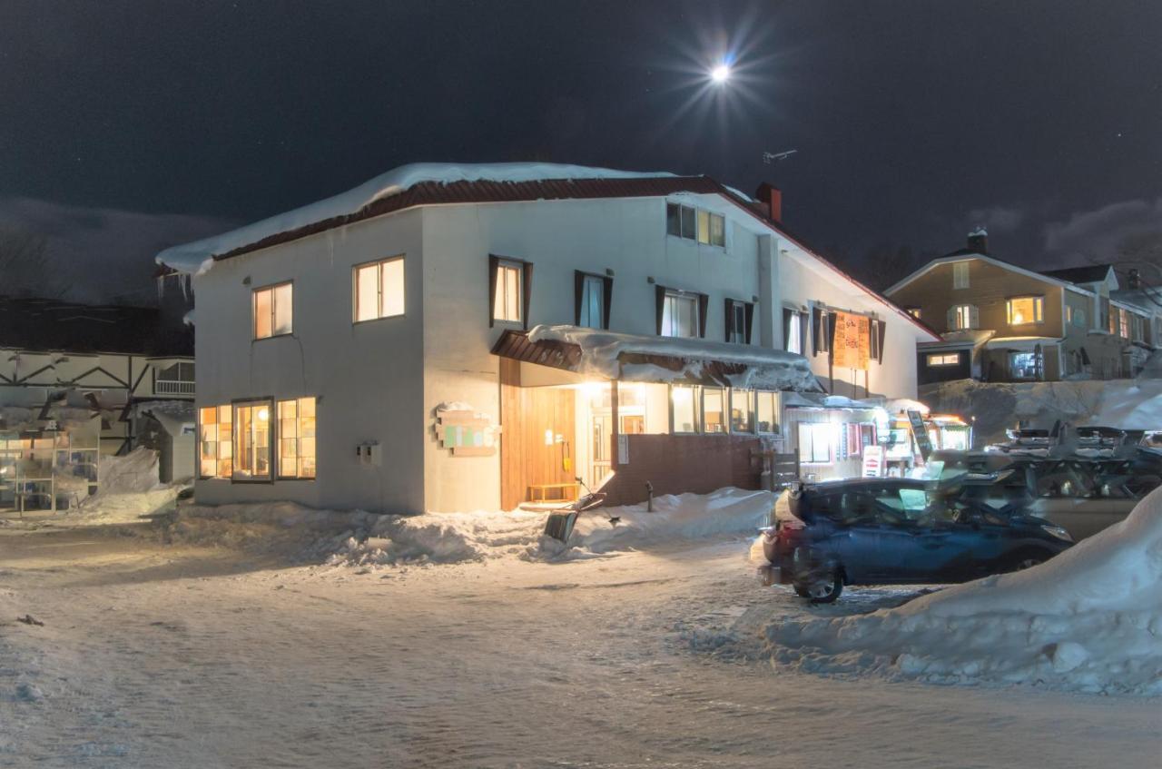 Niseko Side 6 Hostel Exterior photo